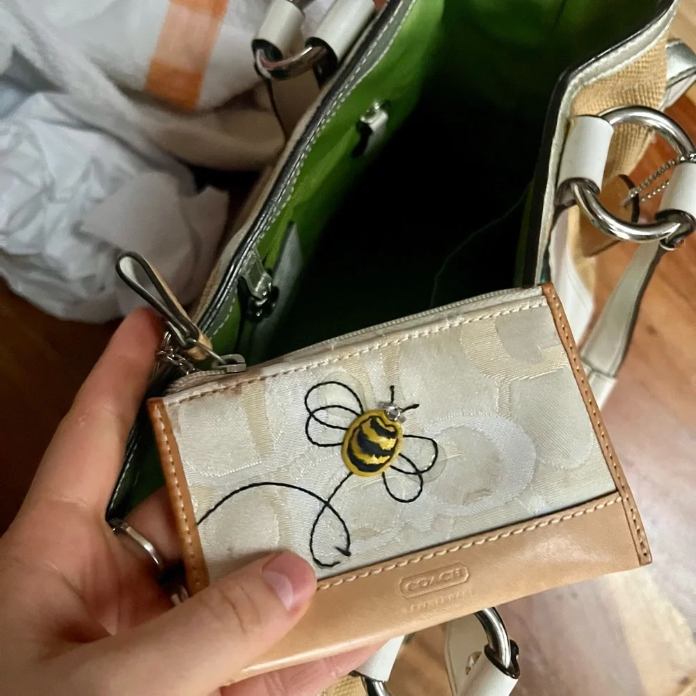 COACH Limited Straw Motif Bee Flower Satchel Tote 9447 - Picture 4 of 5